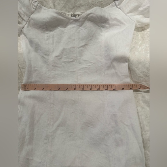 ALICE + OLIVIA Mimi Puff-Sleeve Denim Minidress white square sweetheart neck - Picture 9 of 13